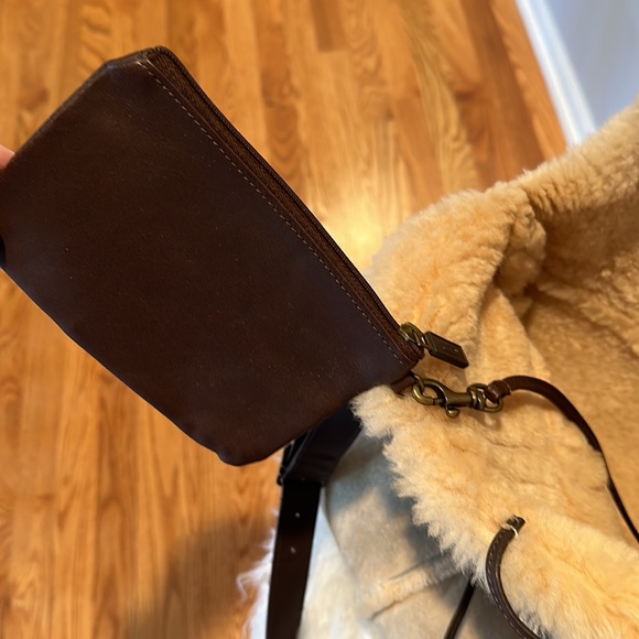 UGG Australia Sheepskin Suede and Shearling Hobo Bag w/pouch - Picture 6 of 15